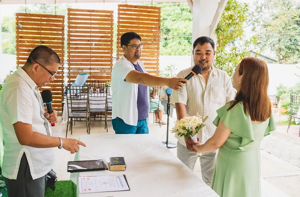 How Does a Virtual Wedding Planner Work?